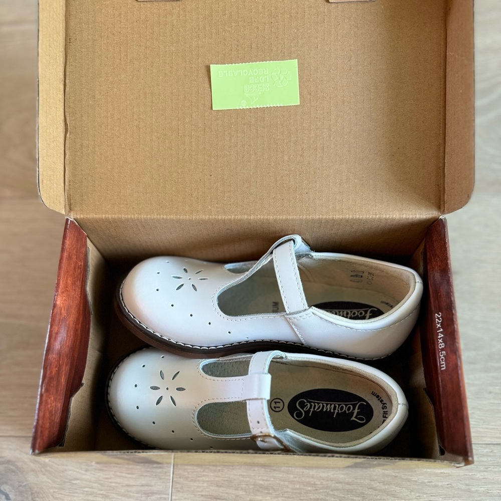 Footmates size 11 brand new never worn